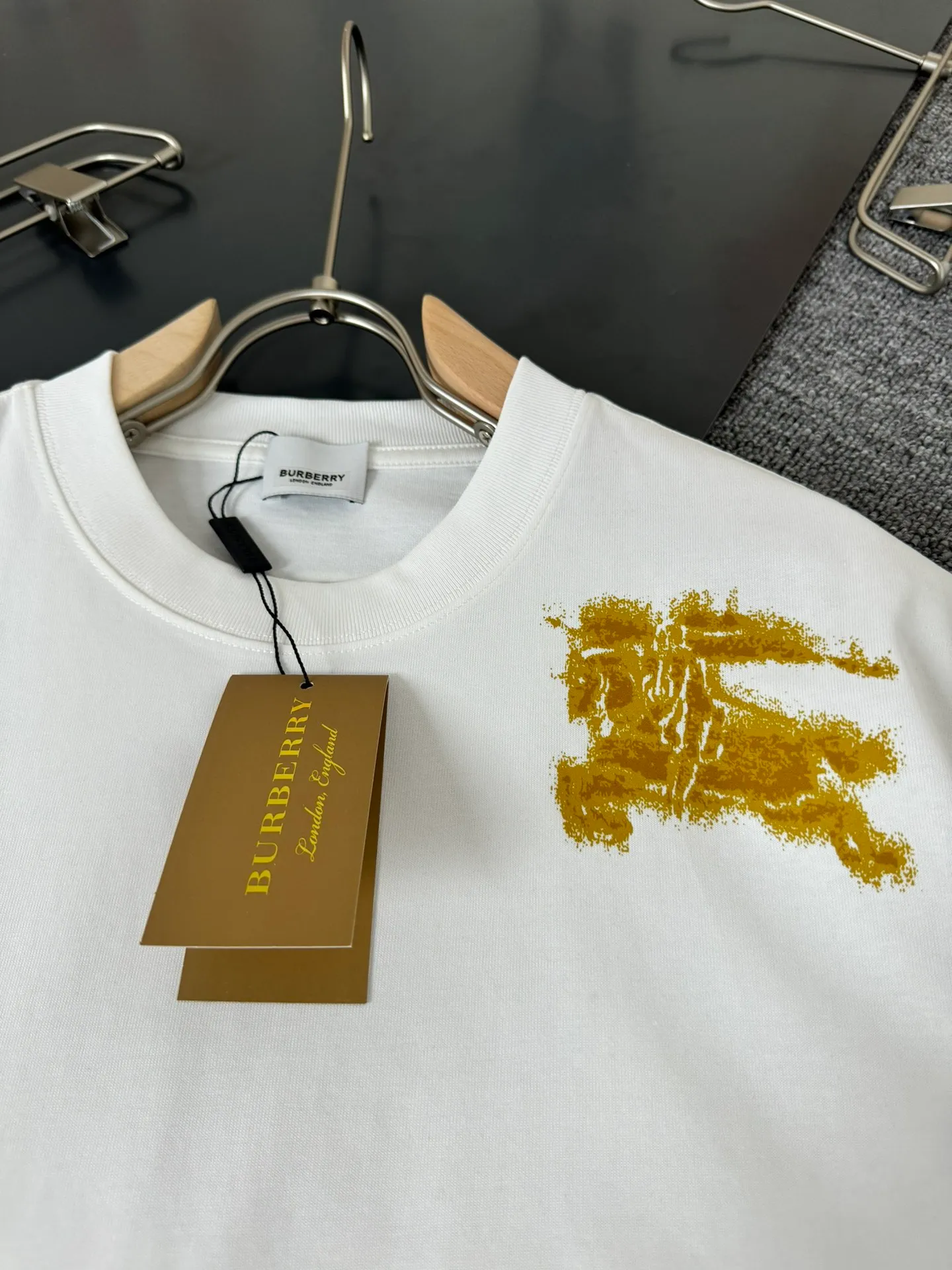 burberry* * 2024SS New Arrival T ， ！ ， ，Classiclogo ， ， Versatile Sizes S M L XL XXL